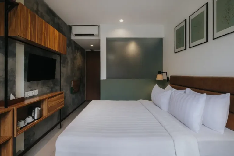 Comfortable King Bed Stay in Superior Double Room